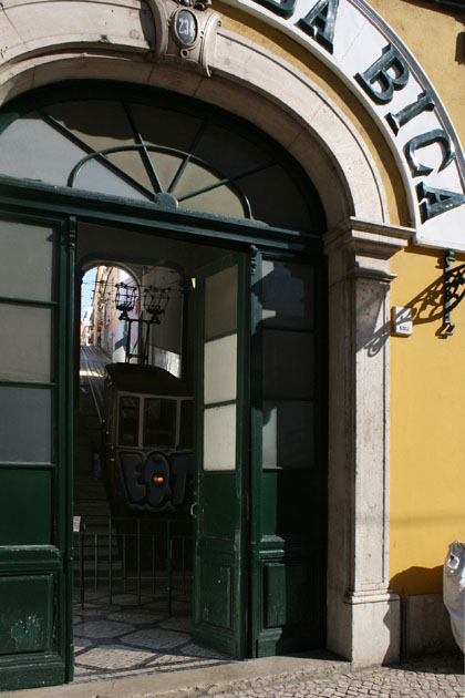 10_03_Elevador_da_Bica_9869+71