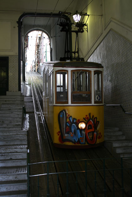 10_04_Elevador_da_Bica_9414+15